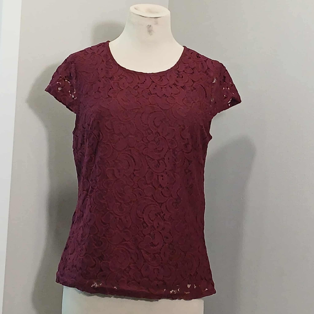 #49 Laundry By Shelli Segal Burgundy Lace Blouse